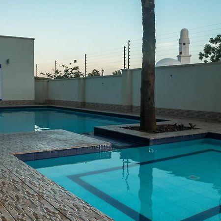 Lux Suites Nyali Luxury Apartments Mombasa Esterno foto